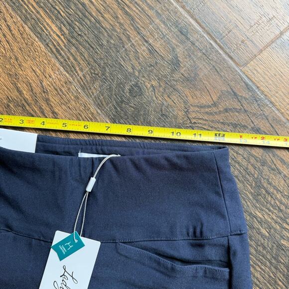NWT Lady Hagen Women’s Golf Shorts XS Navy Pull-On 7” Inseam Tummy Control - Picture 3 of 5